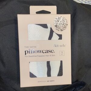 NIB Kitsch Satin Pillowcase Standard/Queen
